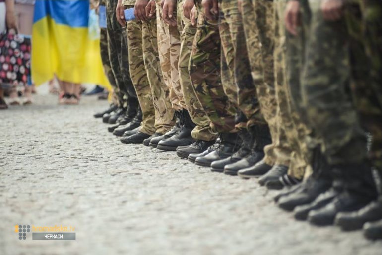 Рейди на призовників: Черкаський військкомат затримує молодих чоловіків просто на вулицях